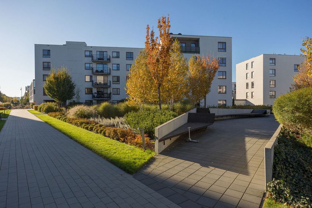 Warszawa · ul. Krzysztofa Kieślowskiego — 12