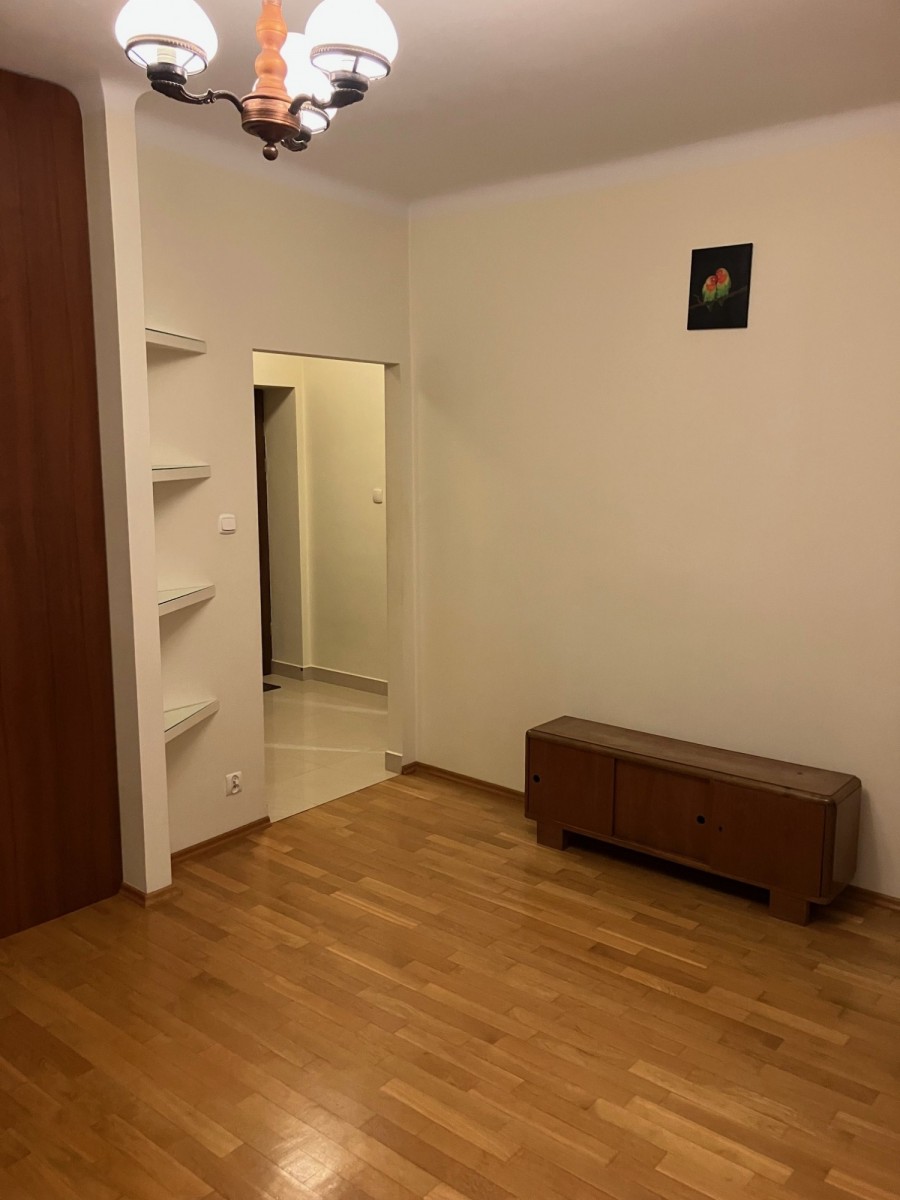 Warszawa · ul. Miła — 4