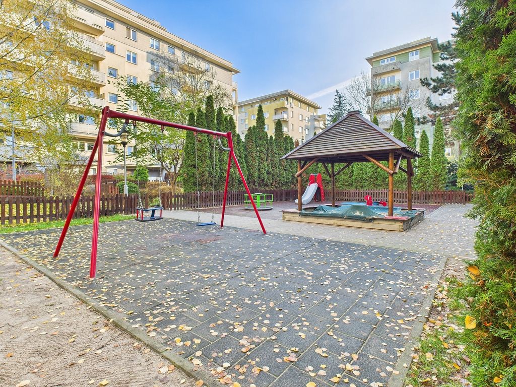 Warszawa · ul. Skoroszewska — 20