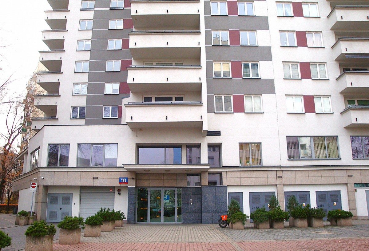 Warszawa · al. Aleje Jerozolimskie — 12