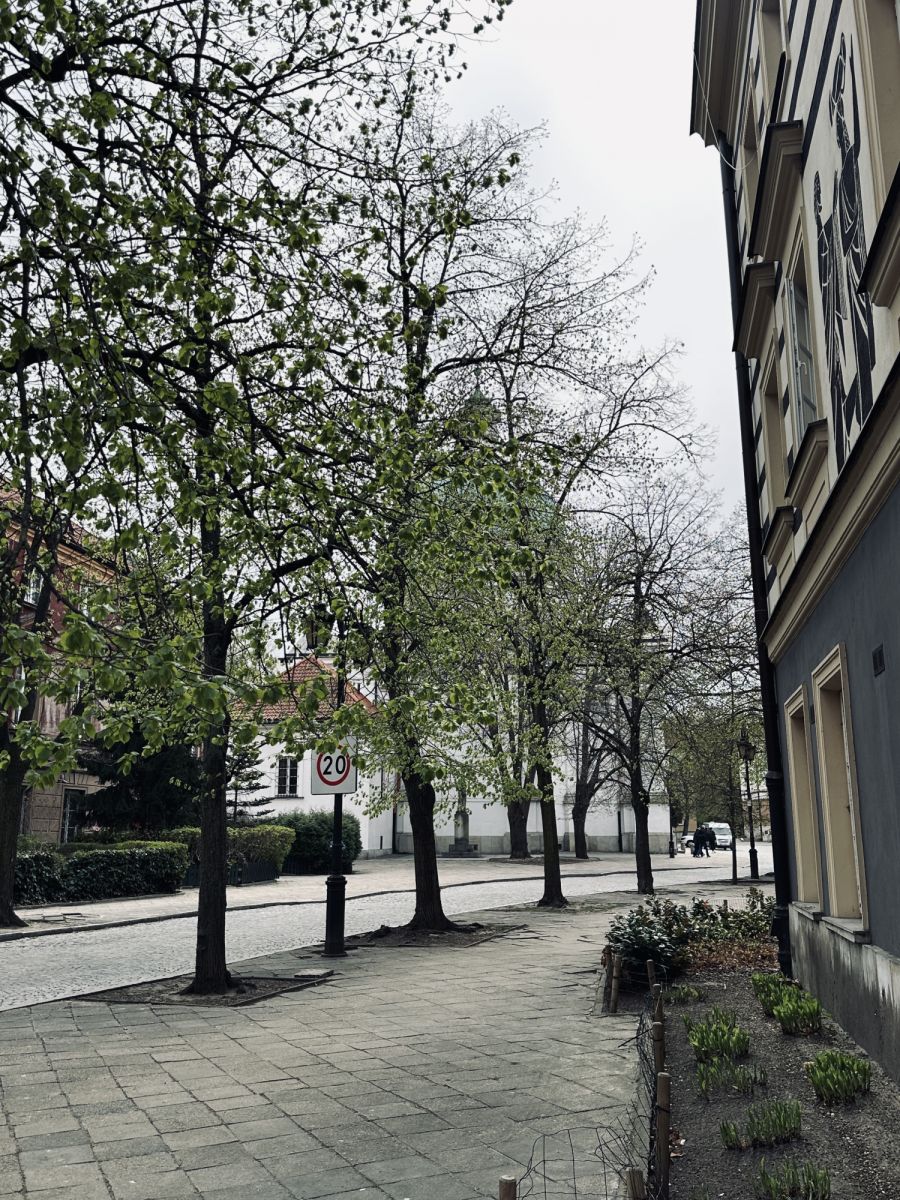 Warszawa · ul. Kościelna — 28