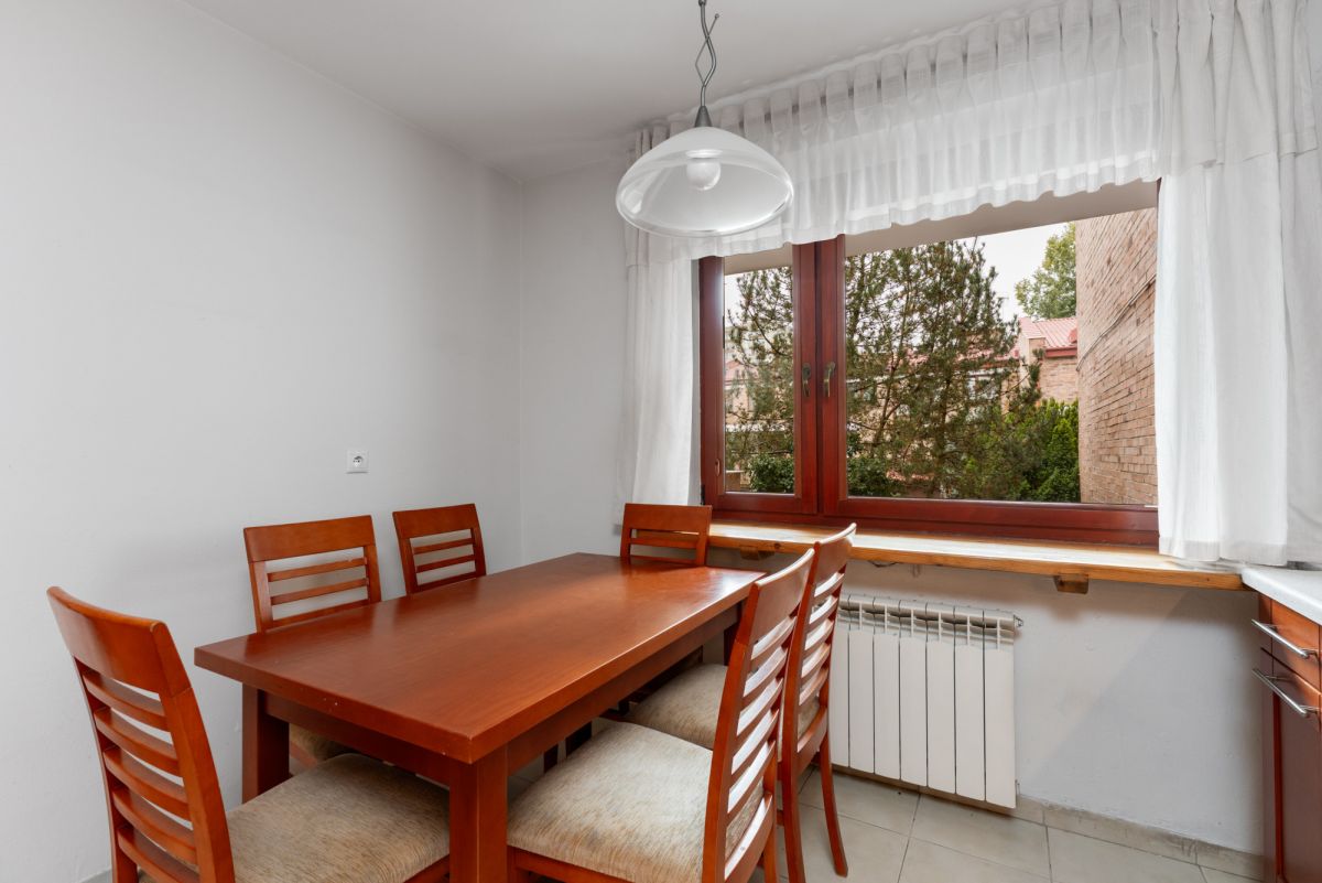 Warszawa · ul. Migdałowa — 10