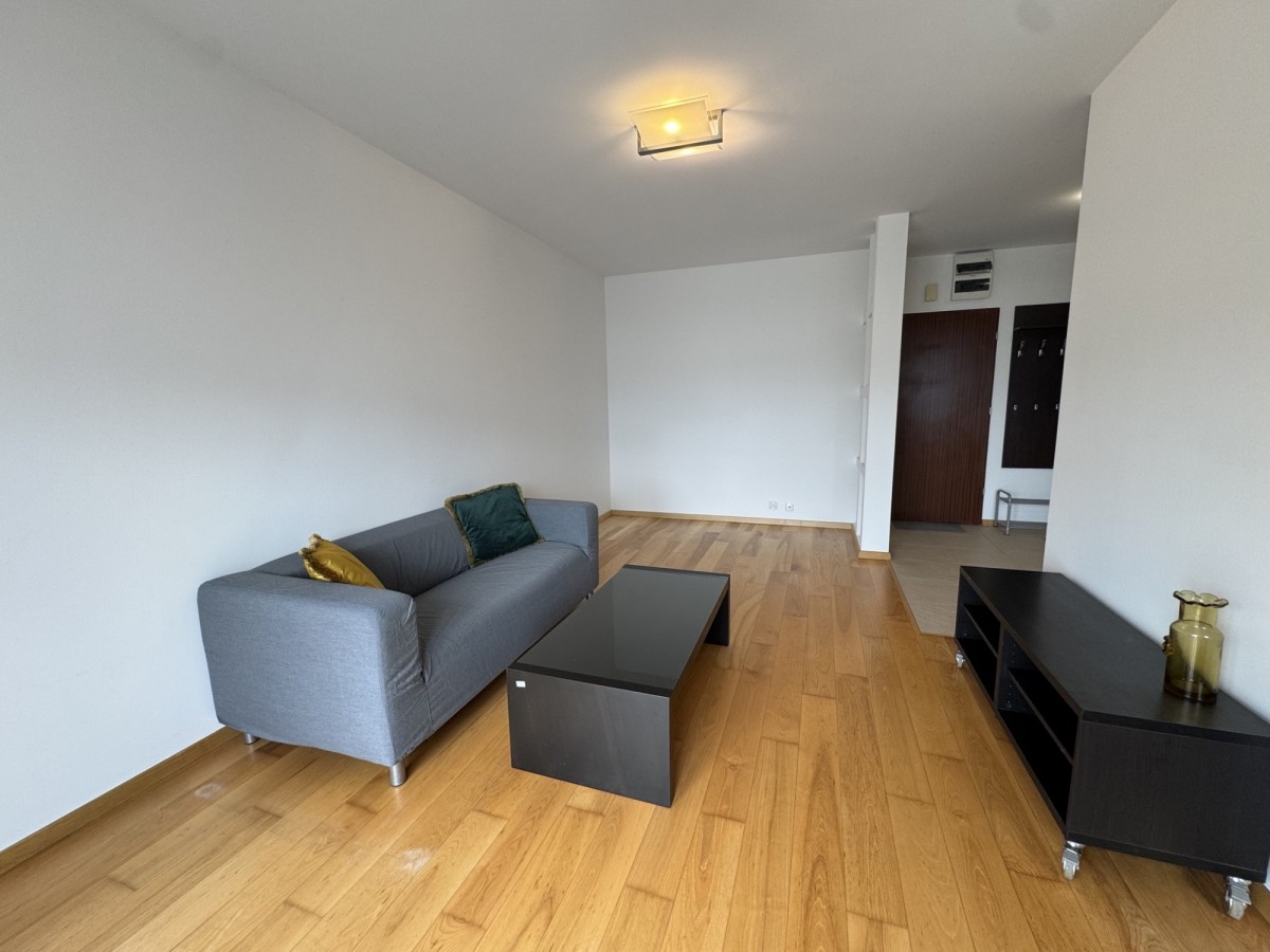 Warszawa · ul. Wilhelma Konrada Roentgena — 9