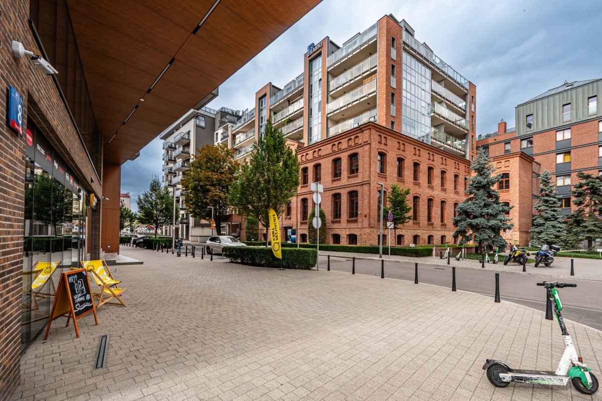 Warszawa · ul. Krowia — 32