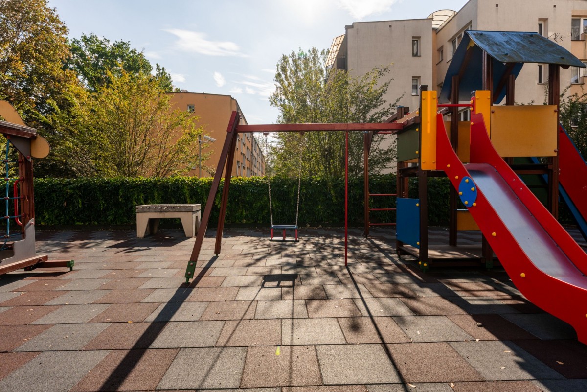 Warszawa · ul. Zwycięzców — 19