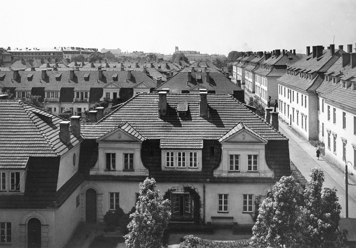 Warszawa — 8