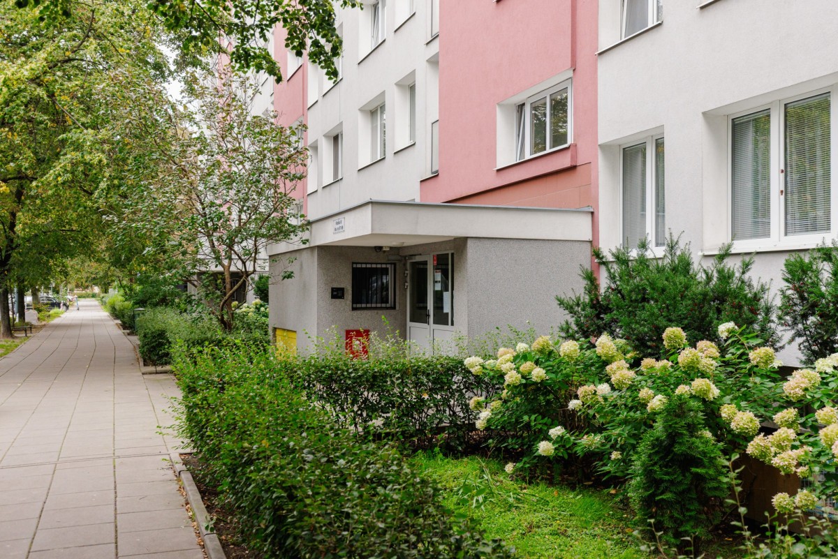 Warszawa · ul. Lizbońska — 14