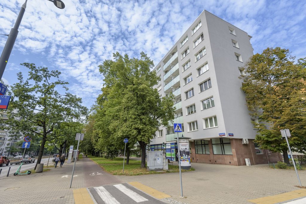 Warszawa · al. Aleja Jana Pawła II — 15