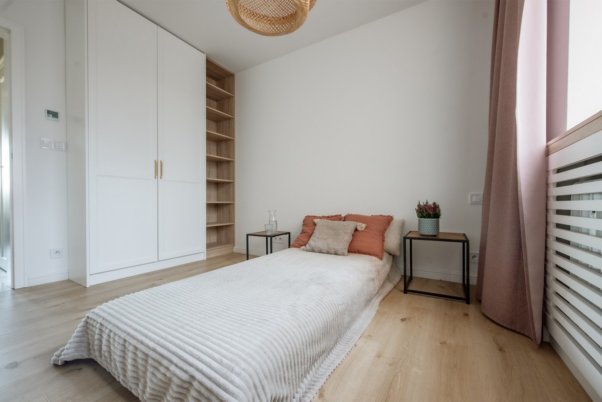 Warszawa · ul. Władysława Korotyńskiego — 7