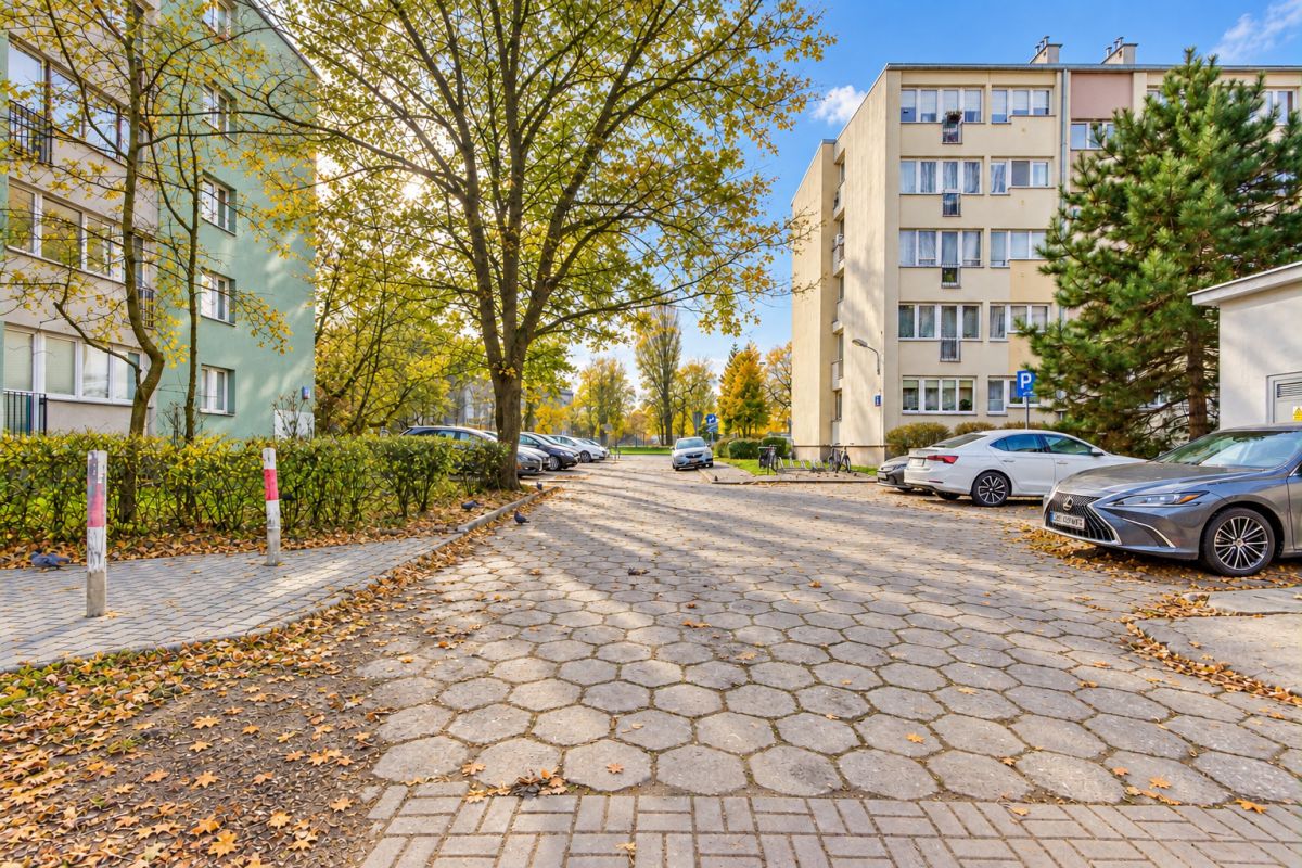 Warszawa · ul. Komitetu Obrony Robotników — 9
