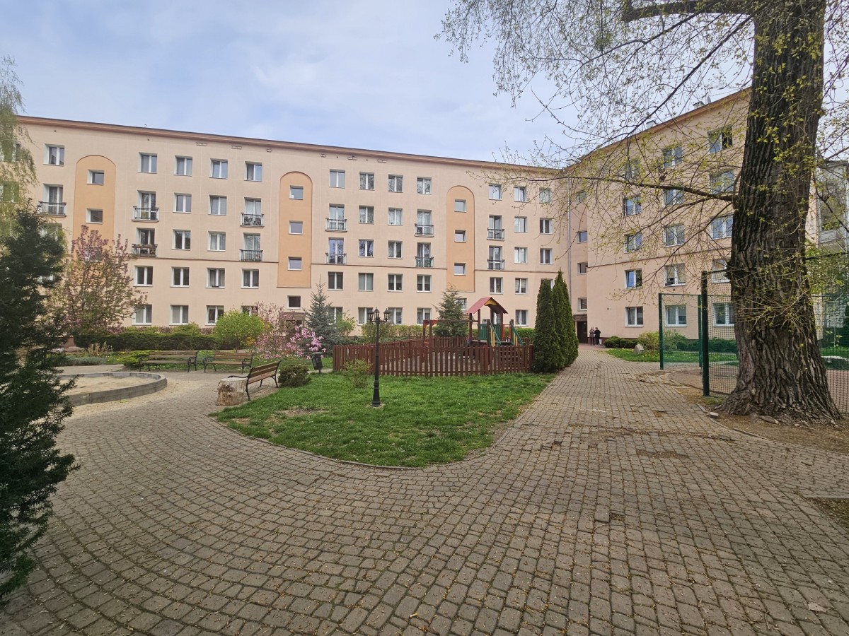 Warszawa · ul. Szczęśliwicka — 8
