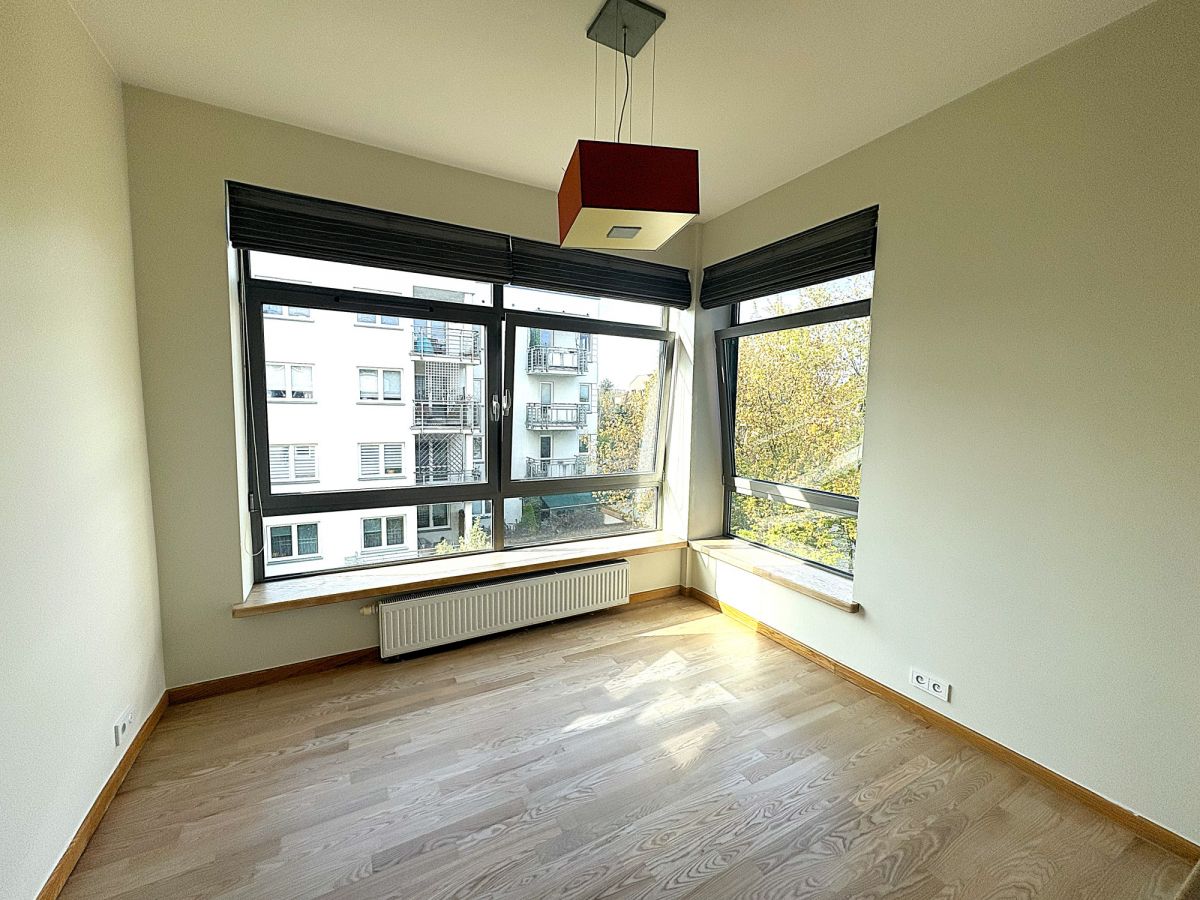 Warszawa · ul. Nowoursynowska — 9