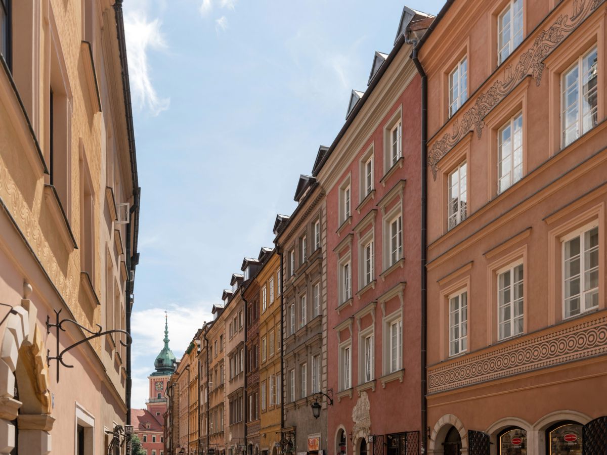 Warszawa · ul. Świętojańska — 19