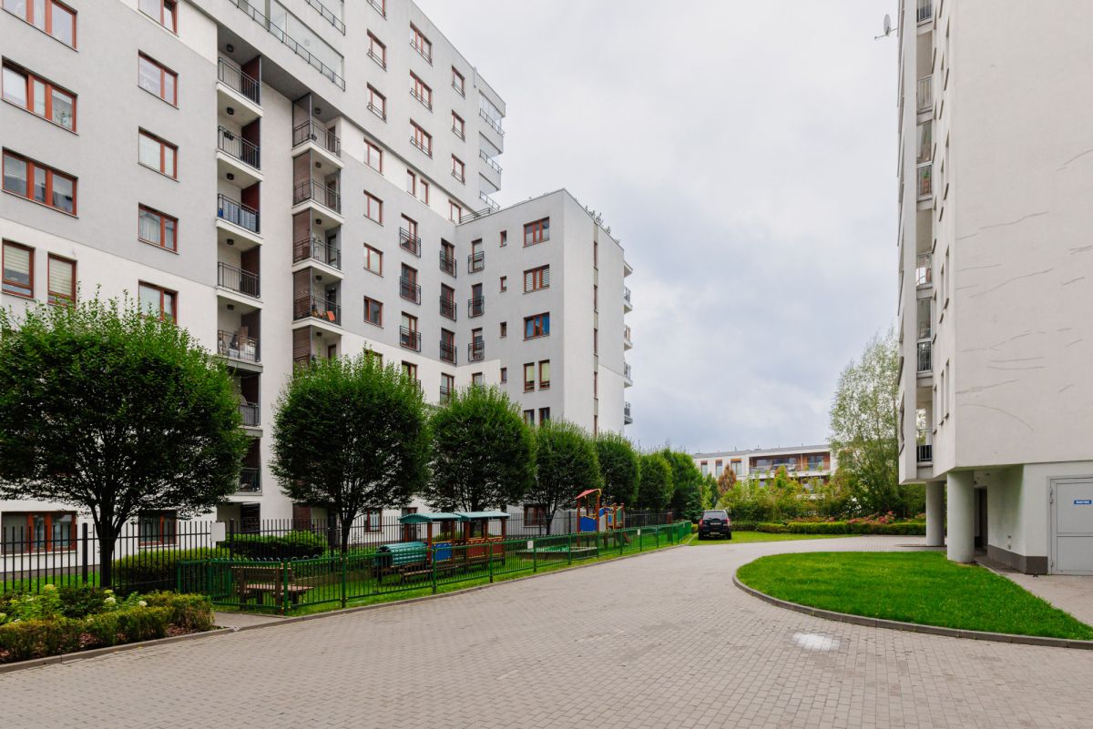 Warszawa · ul. Pory — 16