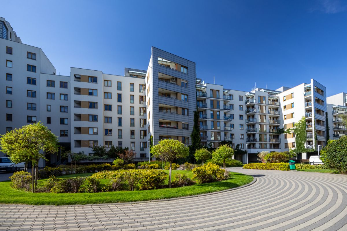 Warszawa · ul. Obrzeżna — 18