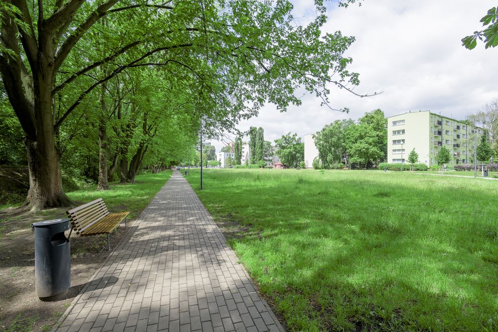Warszawa · ul. Pustola — 13
