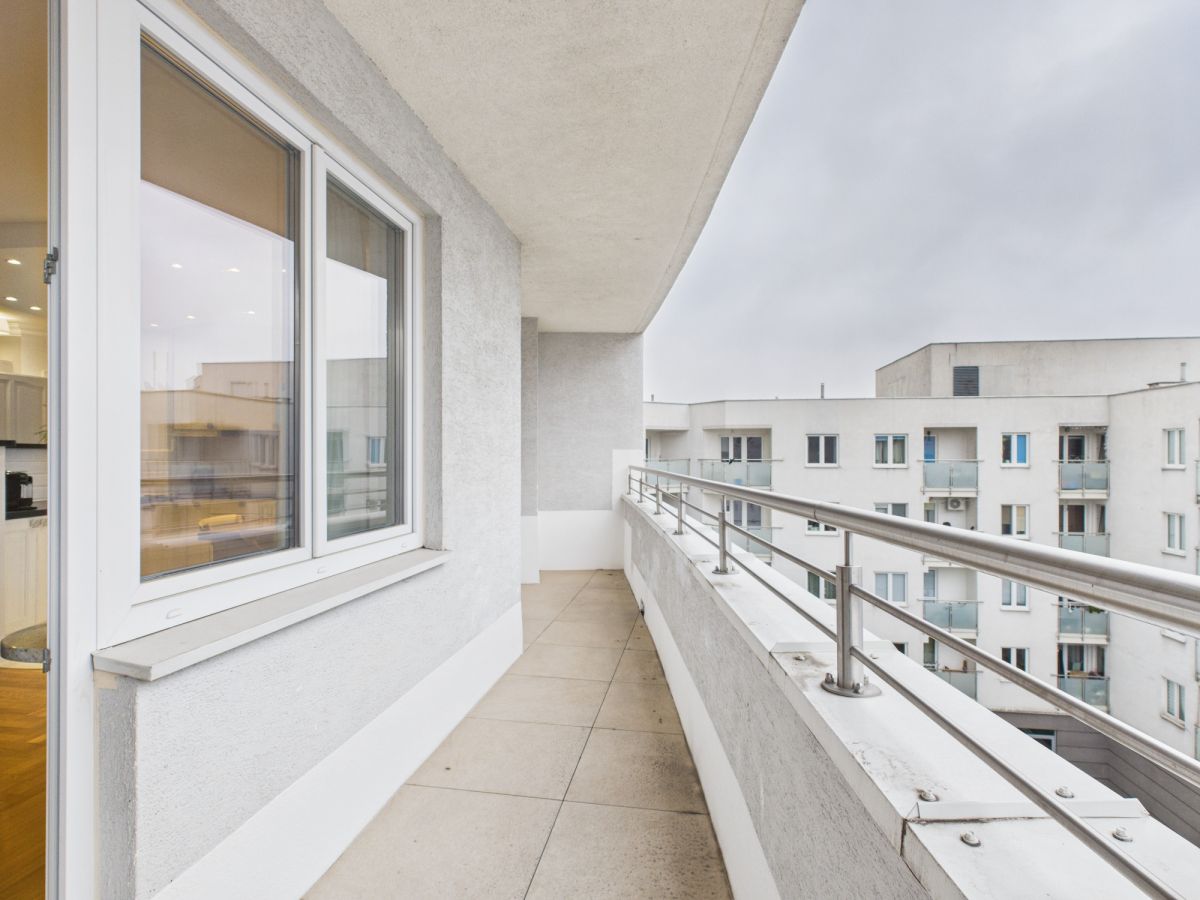 Warszawa · al. Aleja Komisji Edukacji Narodowej — 14