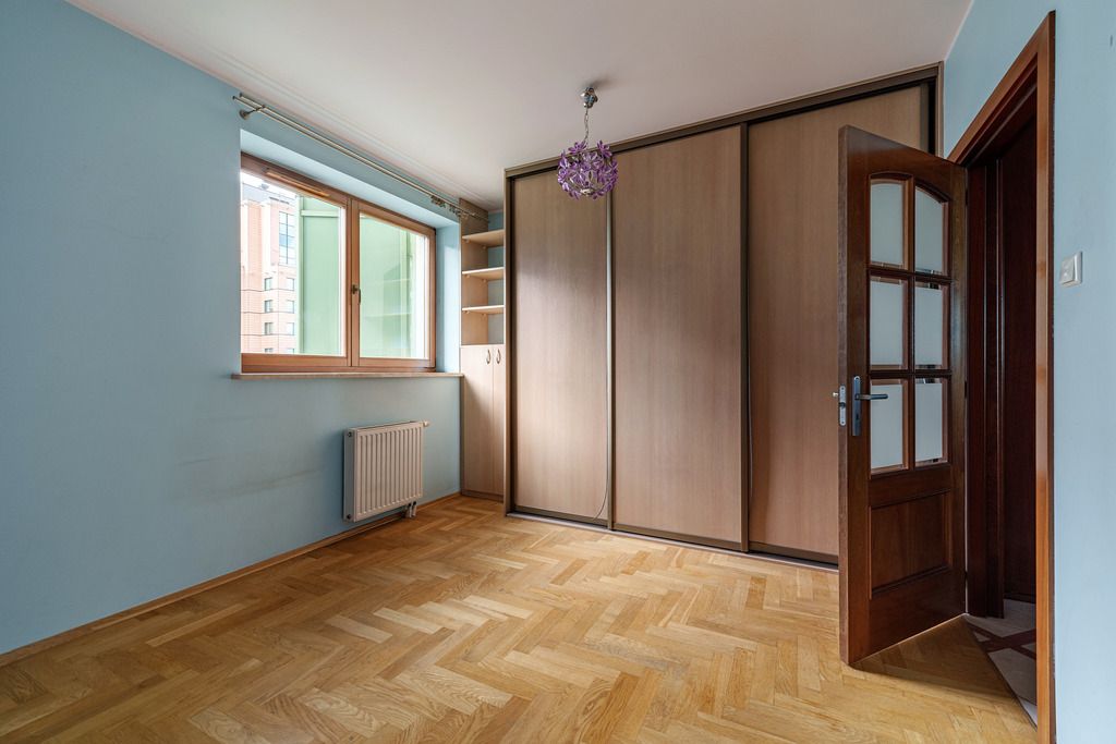 Warszawa · ul. Juliana Ursyna Niemcewicza — 6