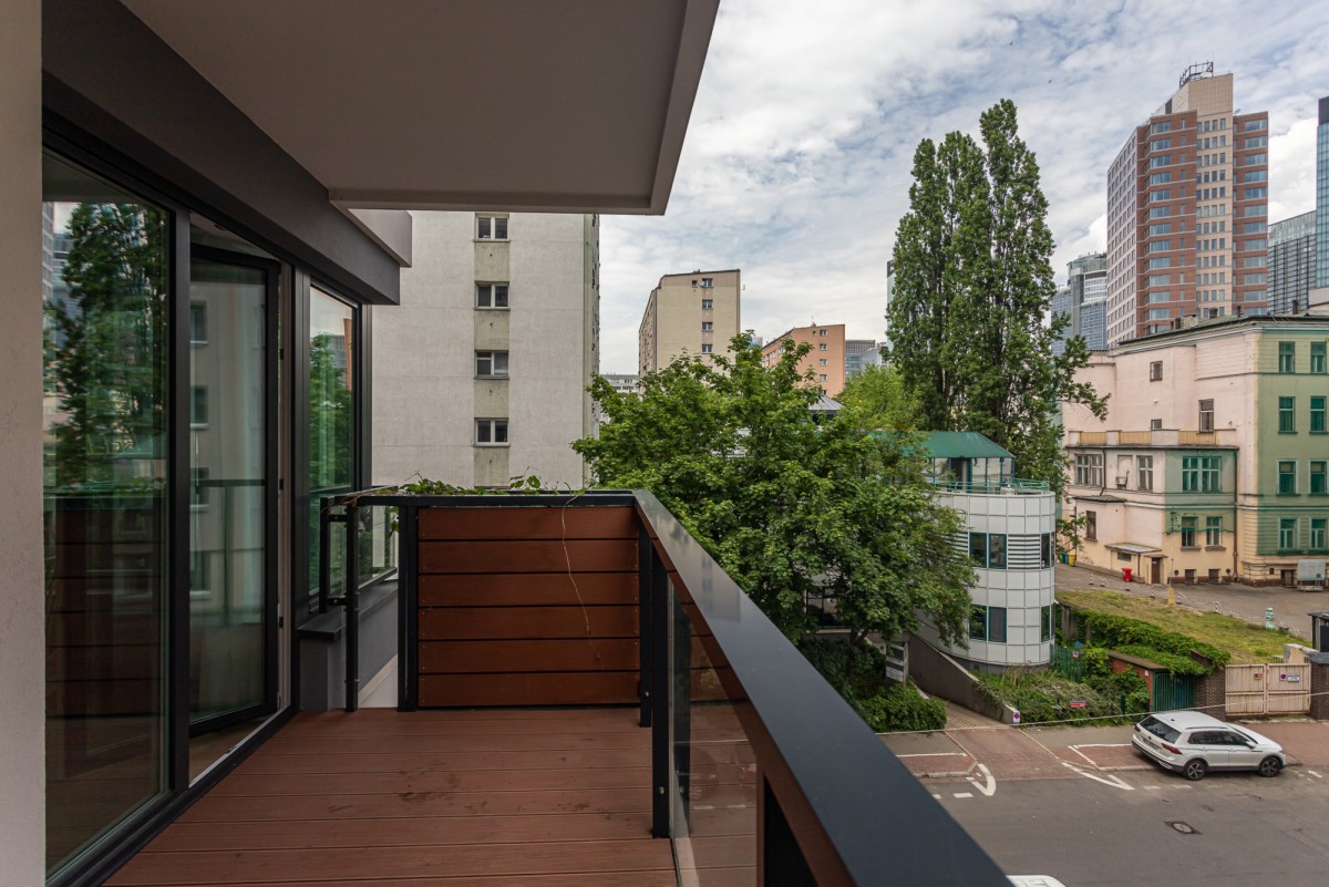 Warszawa · ul. Sienna — 13