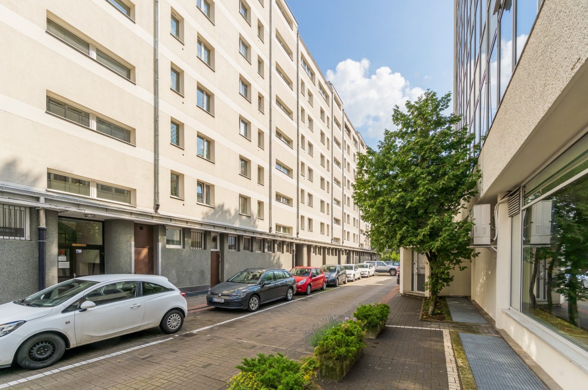 Warszawa · ul. Krucza — 8