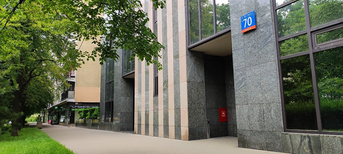 Warszawa · al. Aleja Jana Pawła II — 15