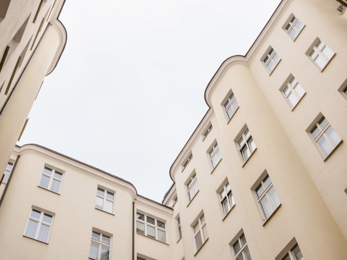 Warszawa · ul. Hoża — 12