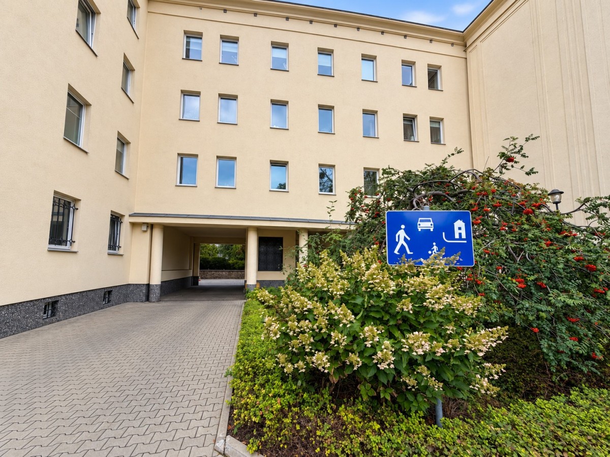 Warszawa · Ochota — 10