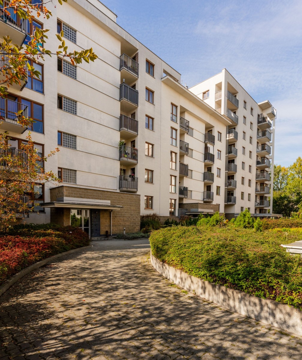 Warszawa · ul. Zwycięzców — 17