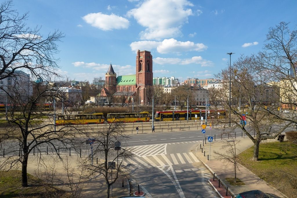 Warszawa · ul. Juliana Ursyna Niemcewicza — 19