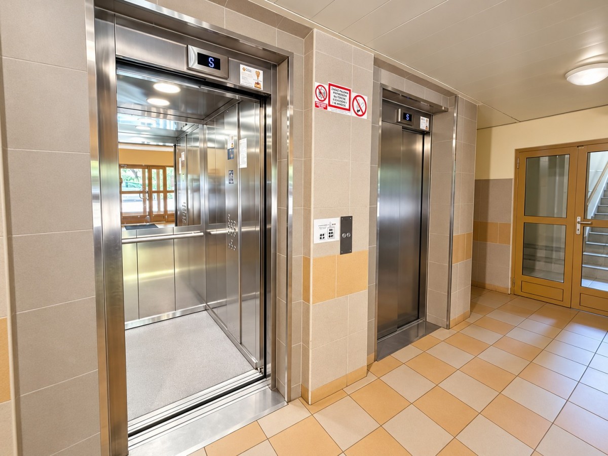 Warszawa · ul. 21 Pułku Piechoty Dzieci Warszawy — 13