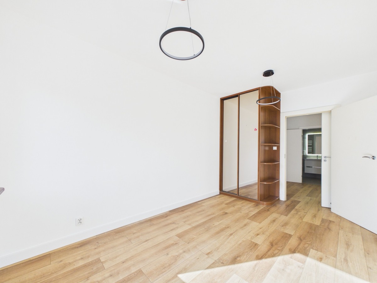 Warszawa · ul. św. Bonifacego — 11