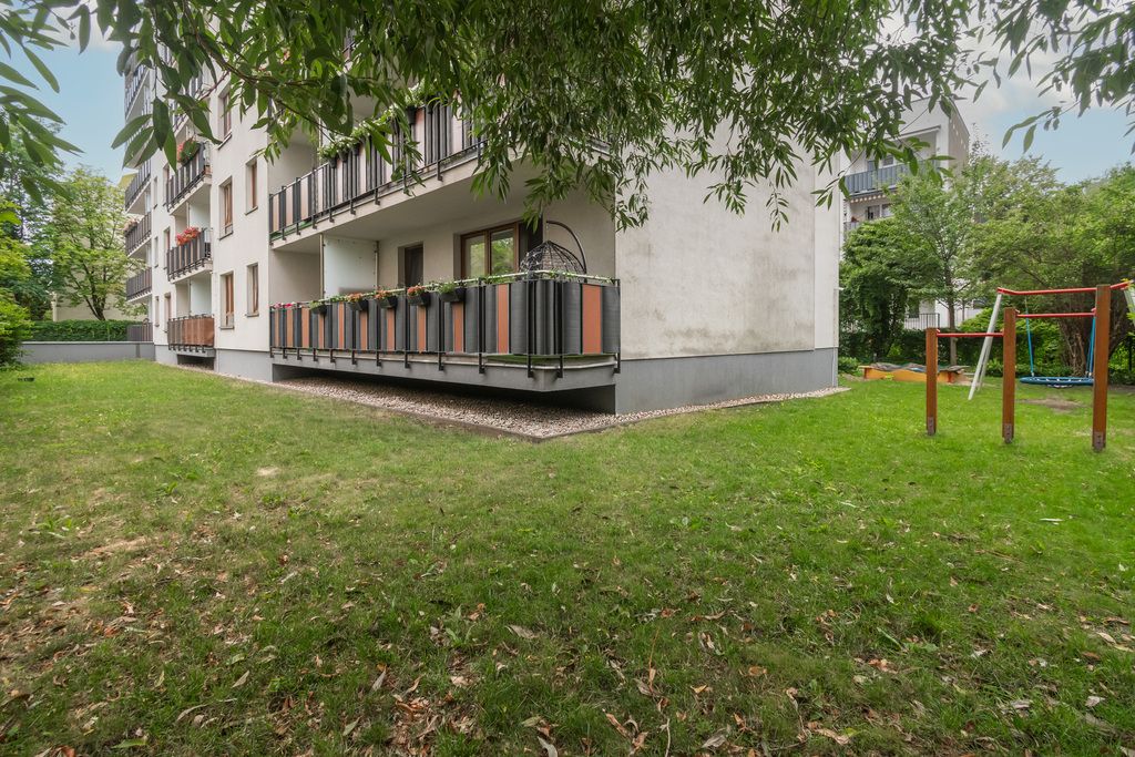 Warszawa · ul. Pirenejska — 15