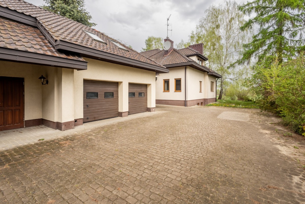 Dziekanów Leśny · ul. Rolnicza — 31