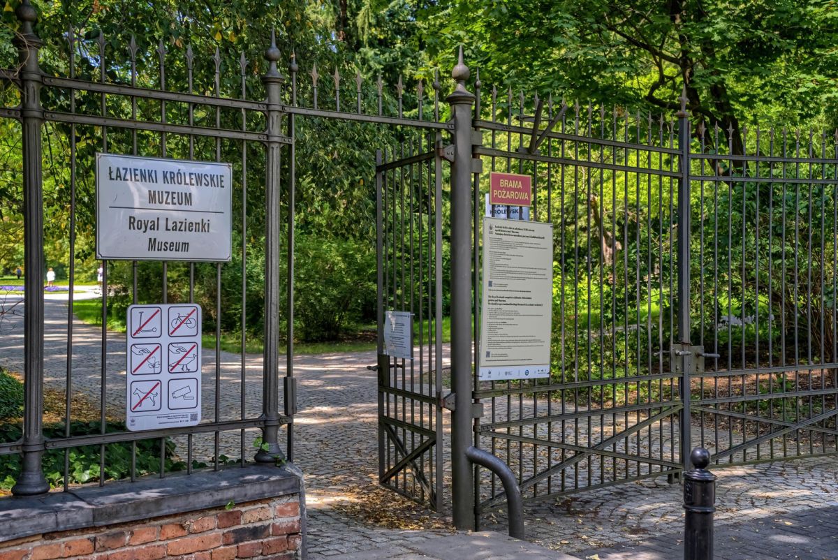 Warszawa · ul. 29 Listopada — 17