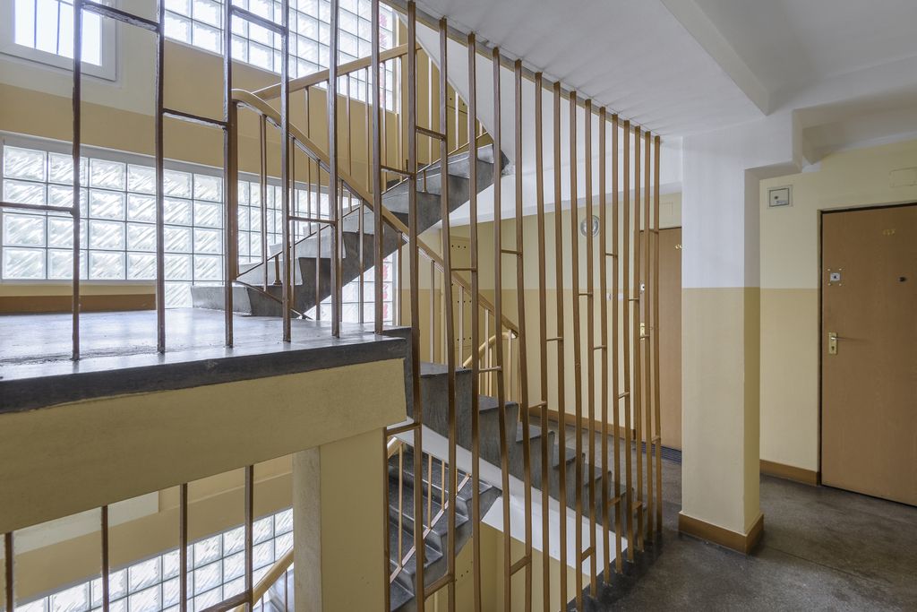 Warszawa · al. Aleja Jana Pawła II — 13