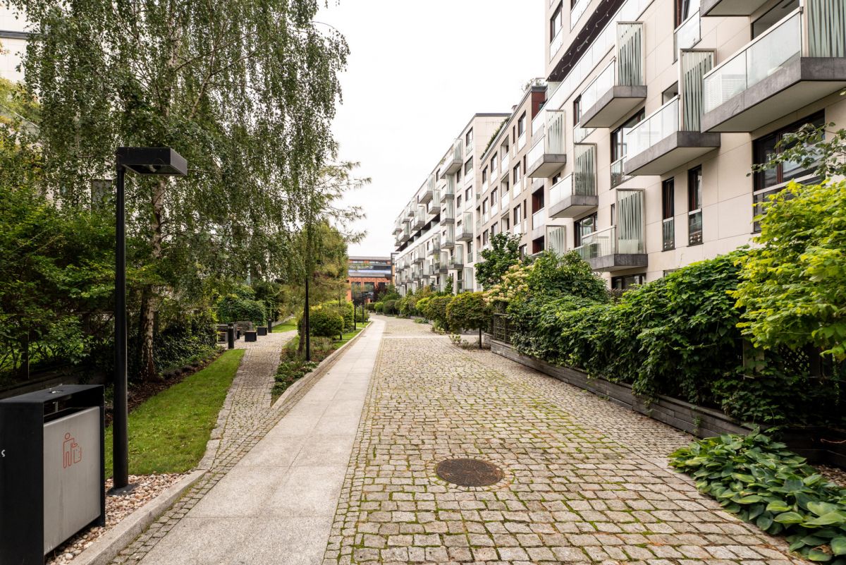 Warszawa · ul. Wybrzeże Kościuszkowskie — 12