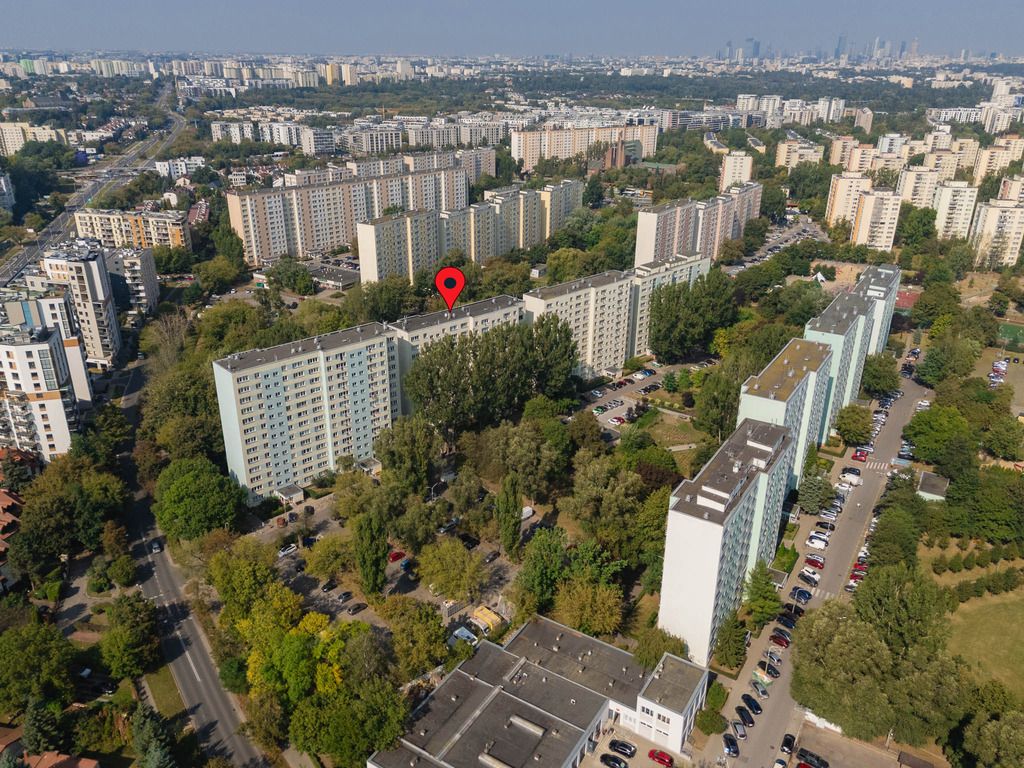 Warszawa · ul. Katalońska — 16