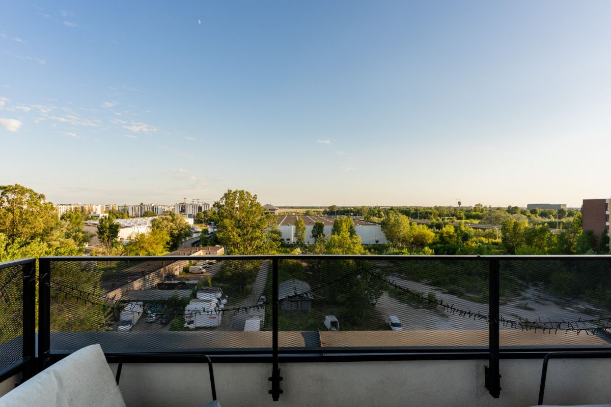 Warszawa · ul. Komputerowa — 33