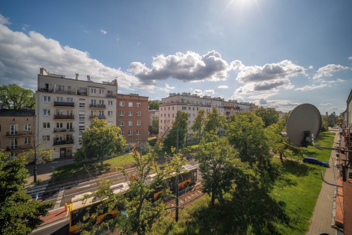 Warszawa · al. Aleja Jerzego Waszyngtona — 13