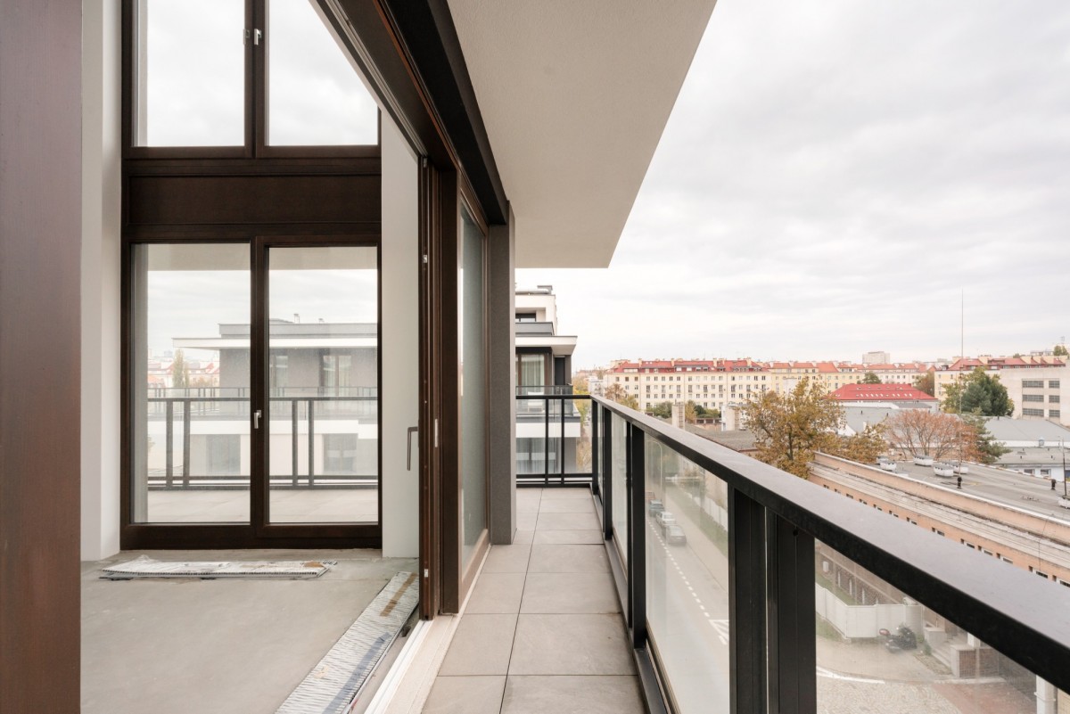 Warszawa · ul. Iwicka — 7