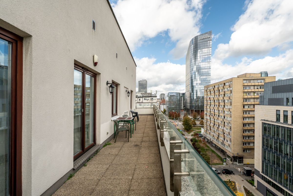 Warszawa · ul. Żelazna — 7