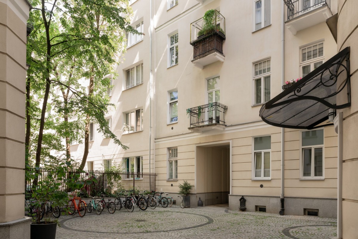 Warszawa · ul. Poznańska — 18
