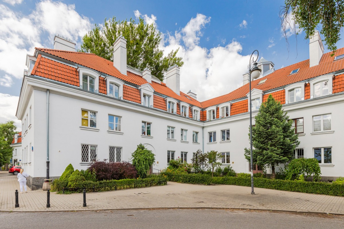 Warszawa · ul. Stanisława Wyspiańskiego — 2