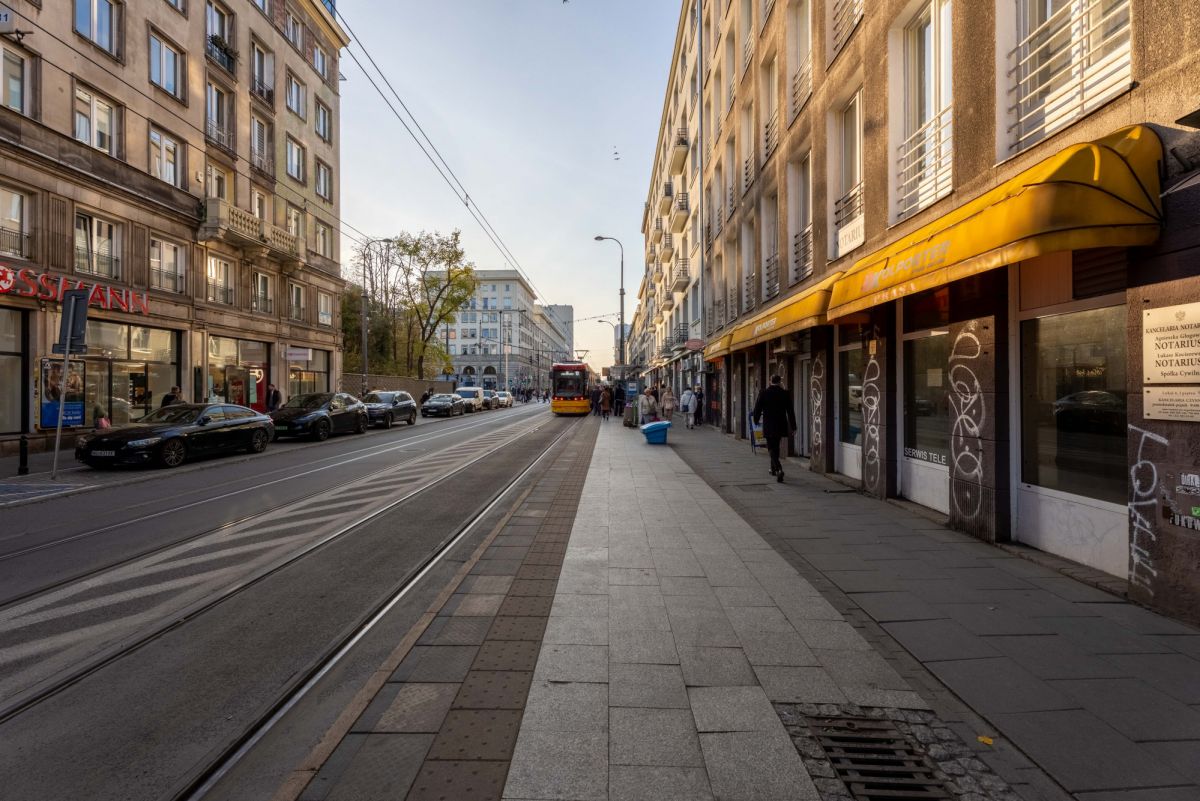 Warszawa · ul. Nowowiejska — 18
