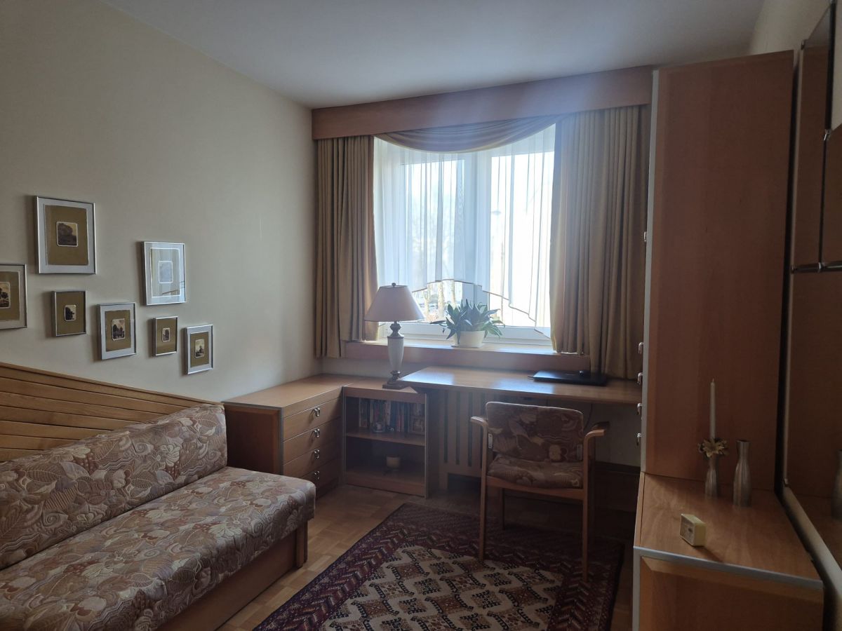 Warszawa · ul. Kolorowa — 12