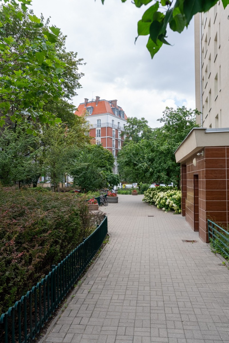 Warszawa · al. Aleja Armii Ludowej — 4