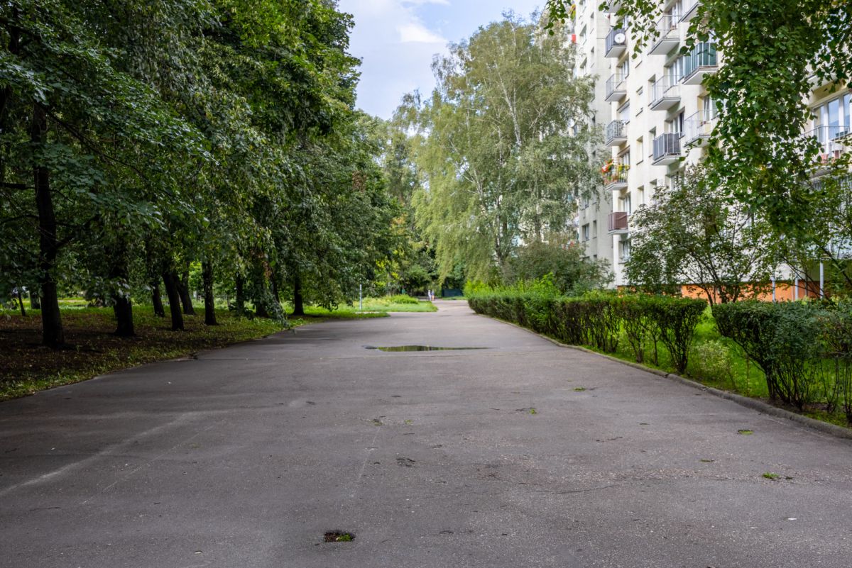 Warszawa · ul. Katalońska — 17