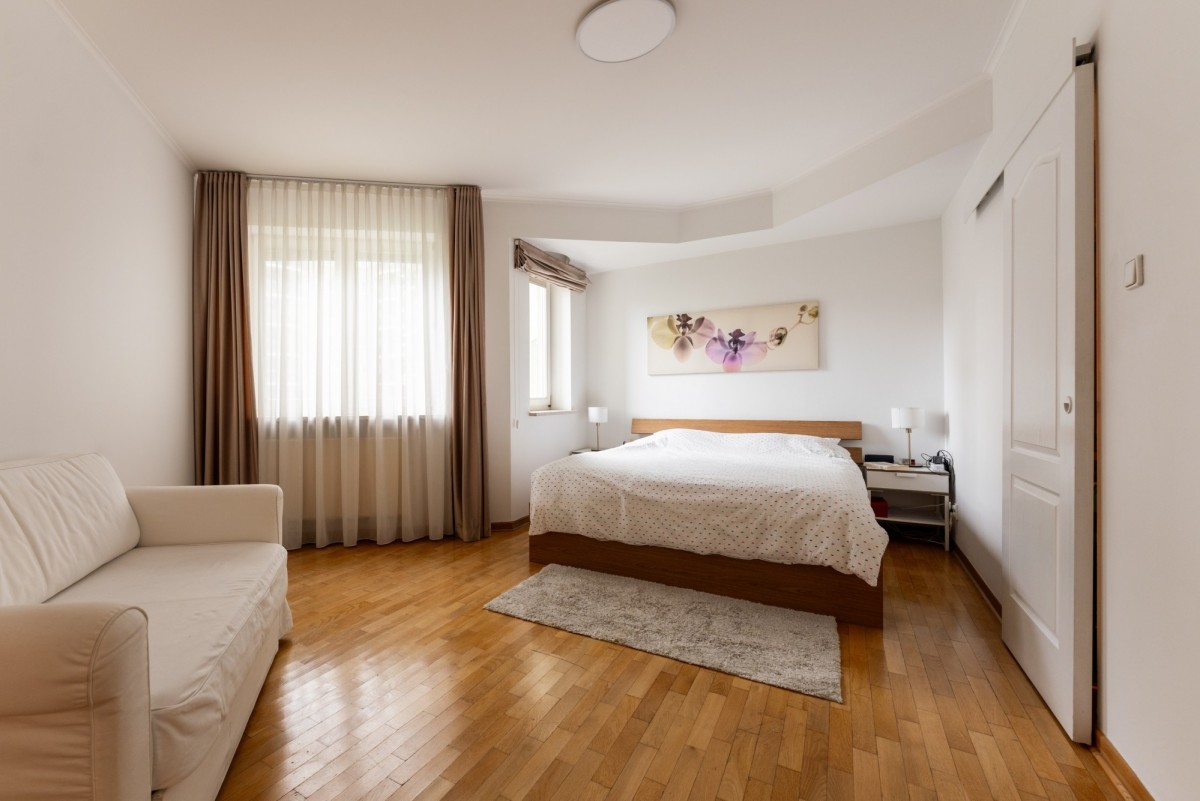 Warszawa · ul. Wielicka — 12
