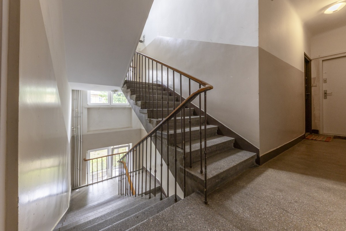 Warszawa · ul. Bertolta Brechta — 14