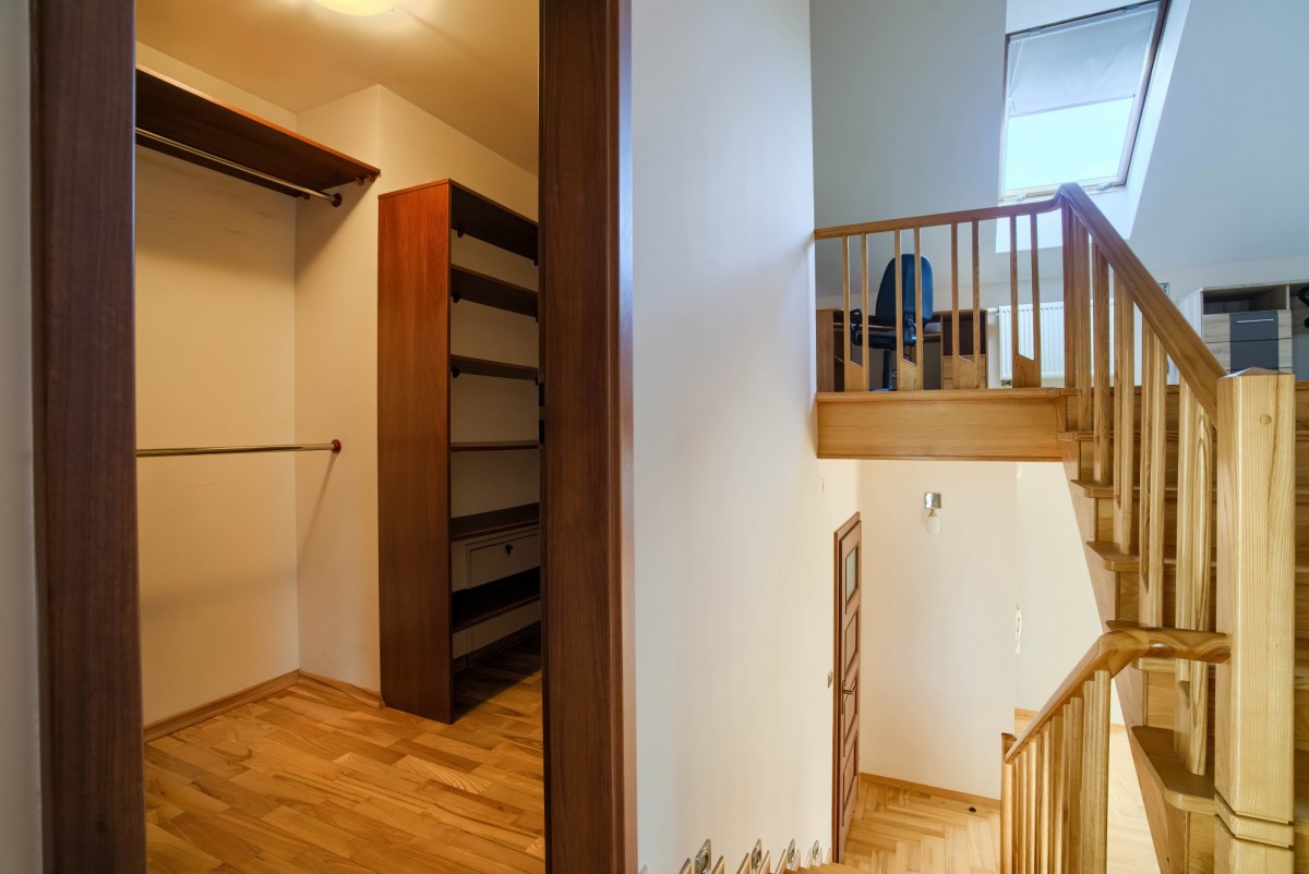 Warszawa · ul. Nad Wisłą — 19